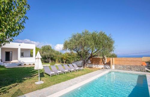 Chlomos Villa | Villa Alkyoni Mare