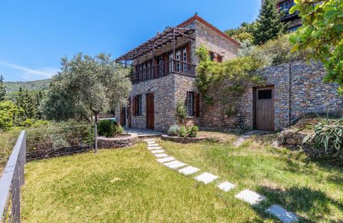 Skopelos Town Villa | Villa Almond