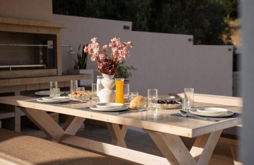 Maries Apartment | Villa Amada - Spacious & Modern Apartment, by Zantewize