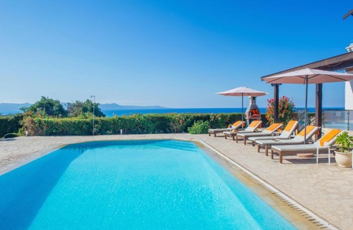 Argaka Villa | Villa Argaka Heights by Villa Plus