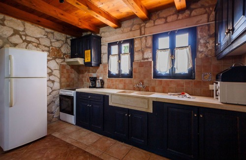 Agia Marina Villa | Villa Artemis Aresti with private pool