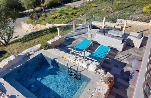 Sami Villa | VILLA AVERTO