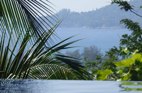 Patong House | Villa "Baiyok villa" mit Infinity-Pool by Interhome