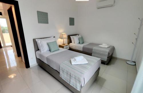 Perama Villa | Villa Beata