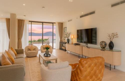 Wichit Villa | Villa Belle Air Panwa Beachfront 6BR Breakfast included