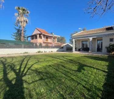 Molos Villa | Villa Boltado