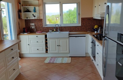 Aloizianika Villa | Villa Caretta - Your Holiday Home right by the sea
