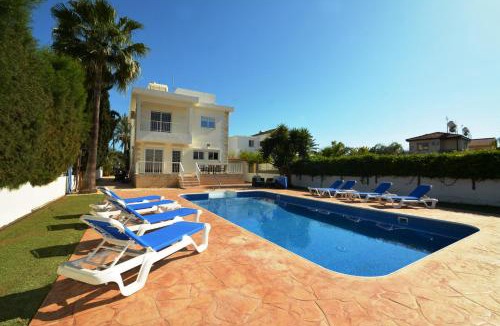 Ayia Thekla Villa | Villa Chloe