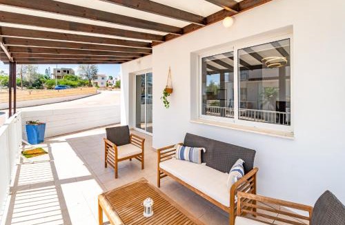 Pernera Villa | Villa Daphne by Ezoria Villas