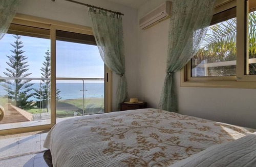 Mazotos Villa | Villa del Mar - Beach Front with private Beach