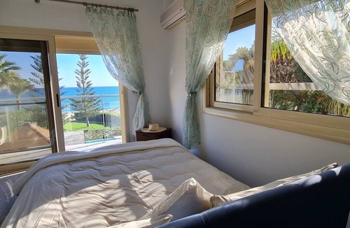 Mazotos Villa | Villa del Mar - Beach Front with private Beach