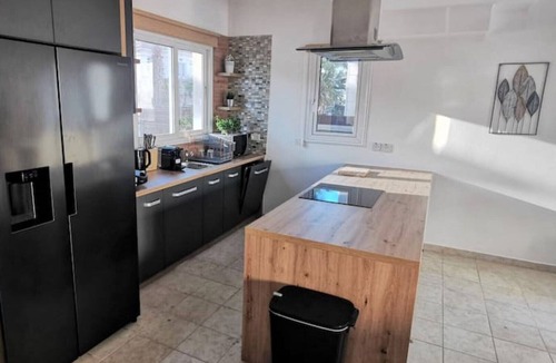 Paralimni Villa | Villa Deva with Jacuzzi