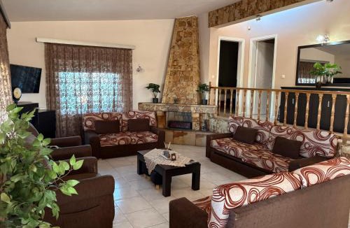 Topeiros Villa | Villa Emara