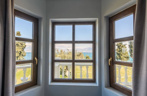 Psathopirgos Villa | Villa Filoxenia - by the sea - up to 12 guests