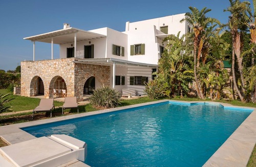 Nea Cryssi Akti Apartment | Villa Franca! Ideal for wedding parties!