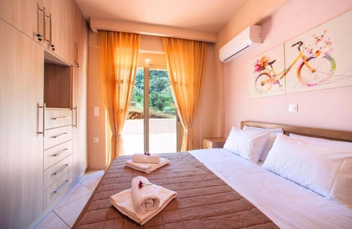 Mathes Villa | Villa, Georgioupolis