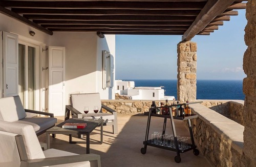 Agios Ioannis Villa | Villa Louros - Eight Bedroom Villa, Sleeps 16