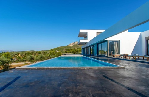 Agii Apostoli Villa | Villa Karra - Four Bedroom Villa, Sleeps 8