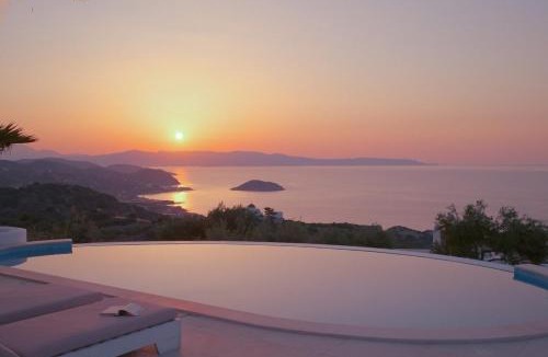Pefki Villa | Villa Kikinou
