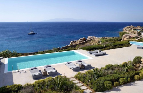 Paradise Villa | Villa Kyros II - Eight Bedroom Villa, Sleeps 16