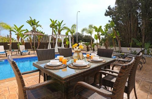 Ayia Thekla Villa | Villa Lara - 3bed Bangalow with Large Pool