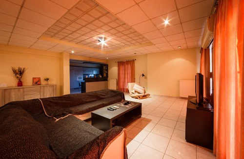 Agrilia House | Villa livadi family and groups place