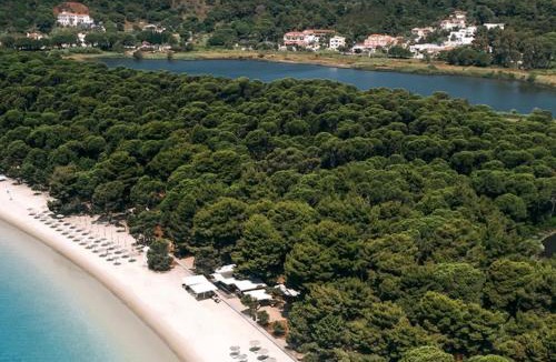 Koukounaries Villa | Villa Madag