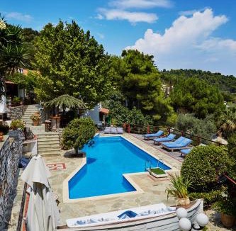 Koukounaries Villa | Villa Madag