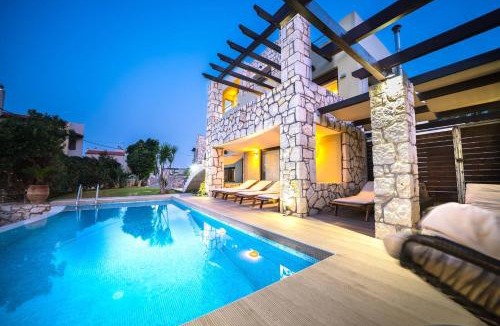 Megala Chorafia Villa | Villa Majestic Heated Pool Sauna & Endless Sea Views