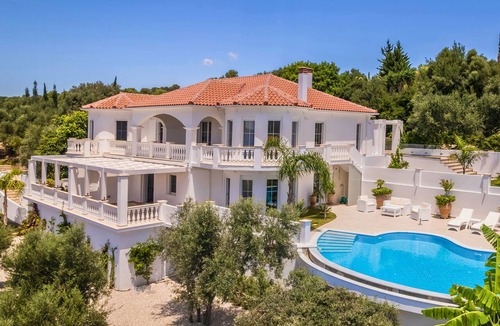 Grizokambos House | Villa Mandola, exclusive dream villa with pool and sea views in Finikounda