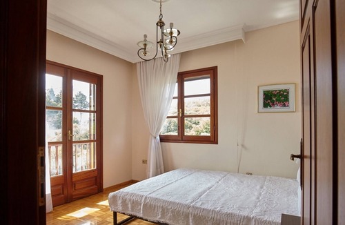Ouranoupoli Apartment | Villa Maria 1st Floor by RentalsPro