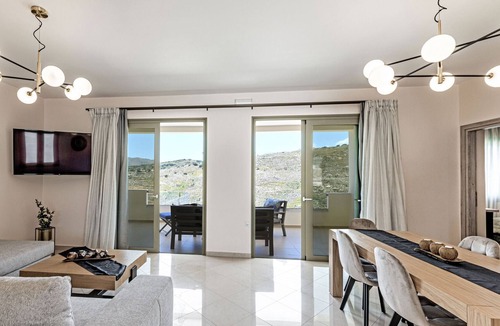Monopari Villa | Villa Marielia - With 60m² Private Pool