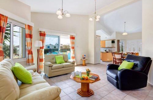 Pegeia Villa | Villa Marios by Villa Plus