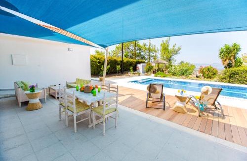 Argaka Villa | Villa Med. Coast Deluxe