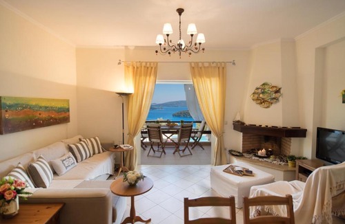 Perigiali Villa | Villa Meliti - private villa with stunning seaviews, infinity pool, close to the beach