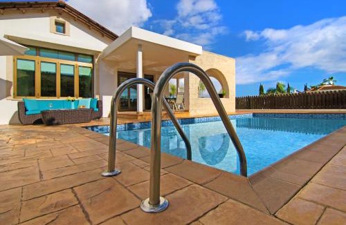 Ayia Thekla Villa | Villa Merry