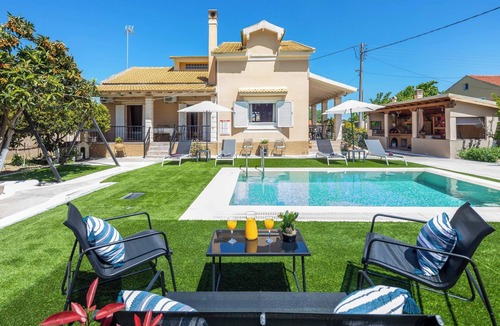 Kritika Villa | Villa Michael - Three Bedroom Villa, Sleeps 6