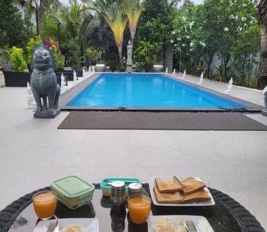 Ta Khmau Bed & Breakfast | Villa Minou Ta Khmau near Airport