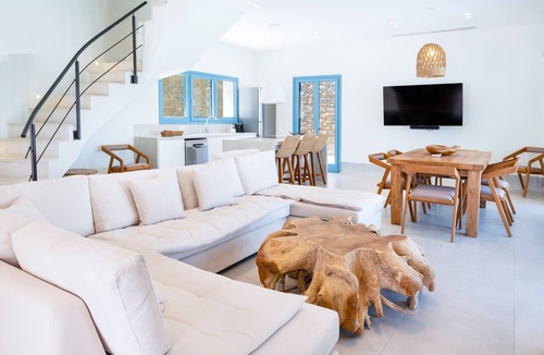 Kanalia Villa | Villa 'Myko Seafront' with Sea View, Wi-Fi and Air Conditioning