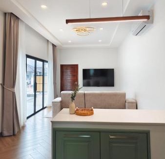 Krabi Villa | Villa Nataly LUXURY hotel House in Ao Nang Krabi private pool jacuzzi Palm free kitchen from airport