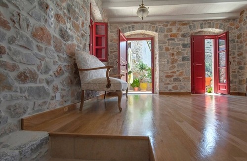 Neon Oitylo House | VILLA Next to the sea