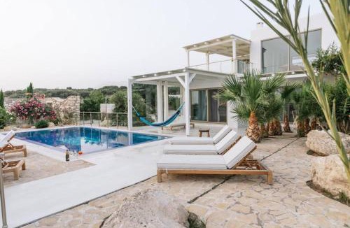 Kalamaki Villa | Villa Olympia in the palm trees