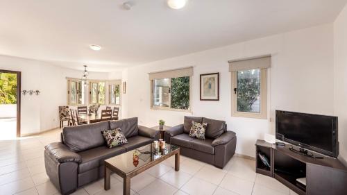 Pernera Villa | Villa Palms