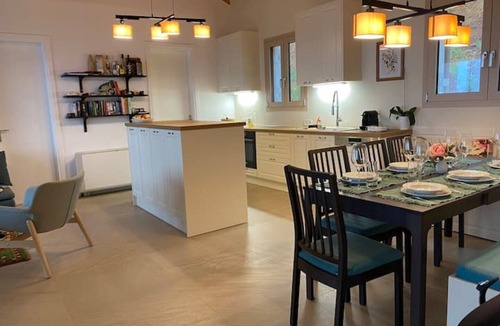 Vasilitsion Villa | + Villa Pelemar + Beach within walking distance +