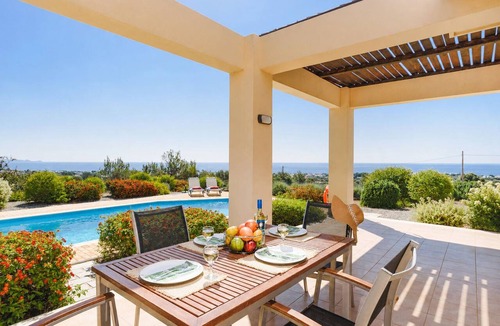 Gennadi Villa | Villa Phoebe Gennadi
