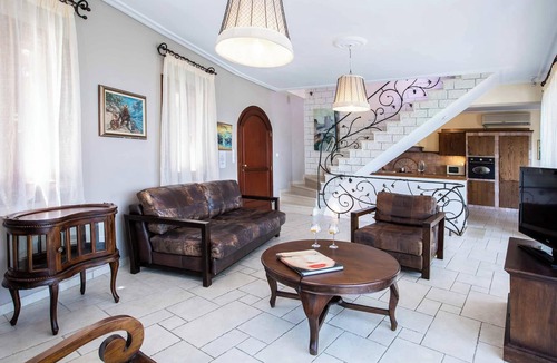 Nidri Villa | Villa Rachi - Eight Bedroom Villa, Sleeps 8