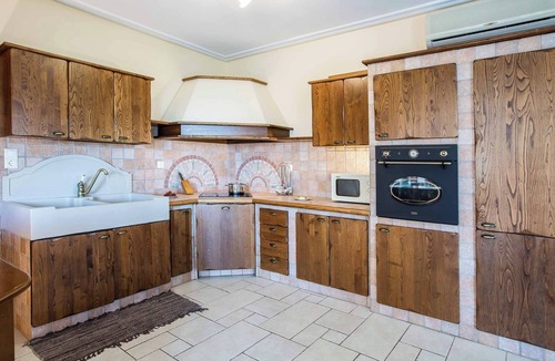 Nidri Villa | Villa Rachi - Eight Bedroom Villa, Sleeps 8