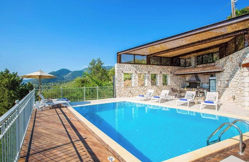 Nidri Villa | Villa Rachi - Eight Bedroom Villa, Sleeps 8