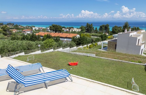 Haniotis Villa | Villa Rossa - Deluxe 250m2, Garden, BBQ, Amazing Sea View