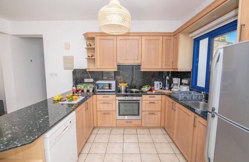 Pernera Villa | Villa Saint Nikolas is a 3 bedroom holiday property in a prime location